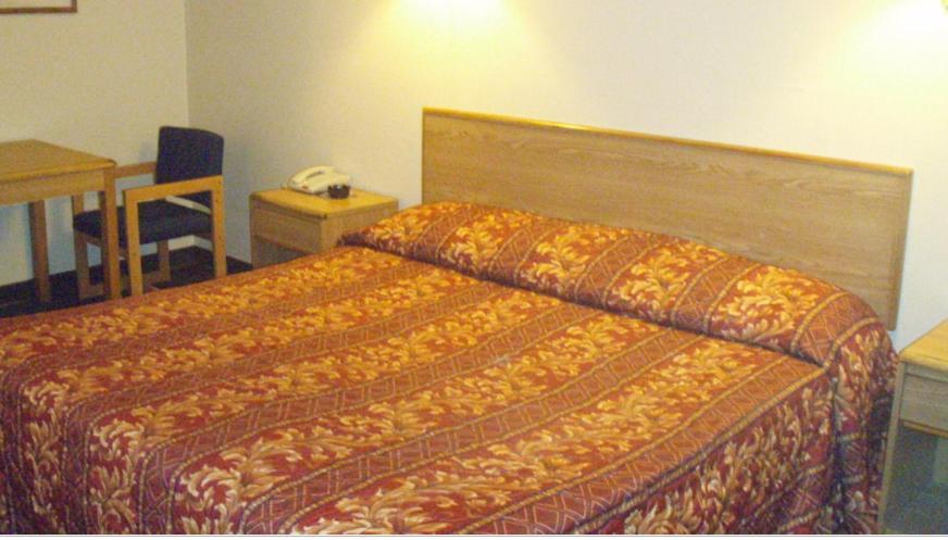 Pawnee Inn Wichita Room photo